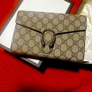 Authentic Dionysus Gucci wallet on chain